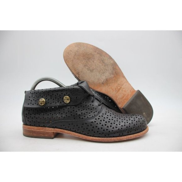Patricia Nash Sabrina Women's Size 8 Black Leather Perforated Ankle Booties - Picture 1 of 10